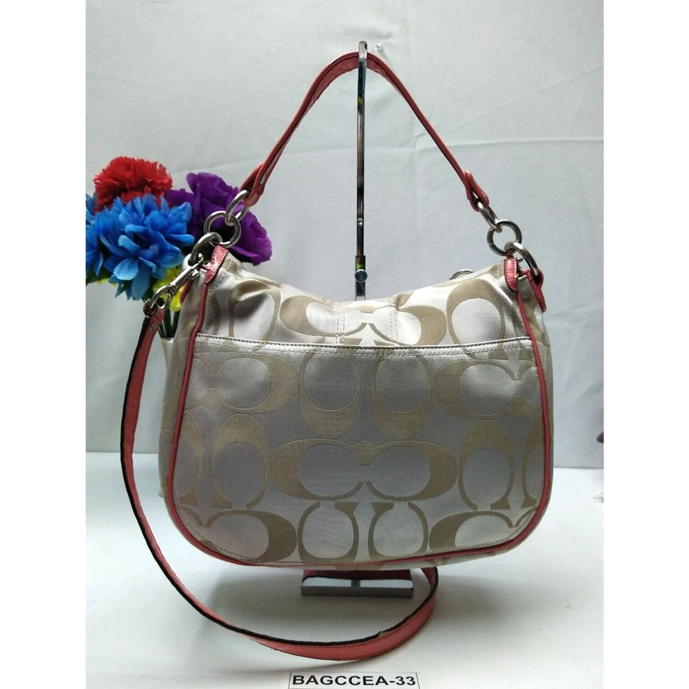 Coach signature beige